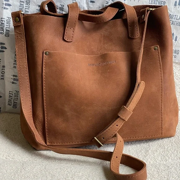 Portland Leather Classic Medium Crossbody COCOA 🦄 - Picture 1 of 6